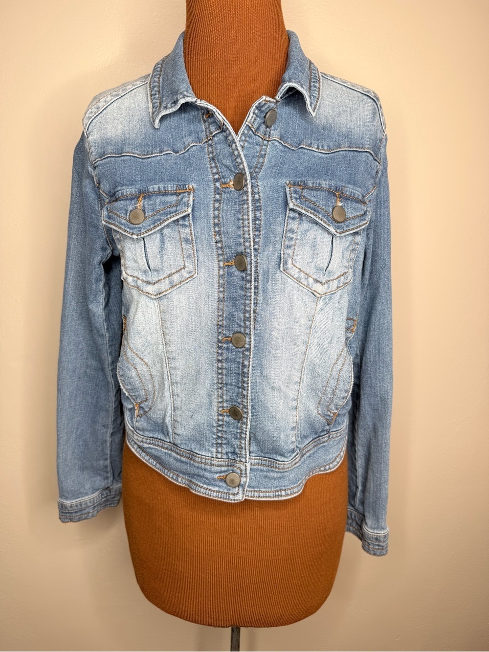 love, Fire Light Blue Denim Jacket Cropped Pockets Size Medium
